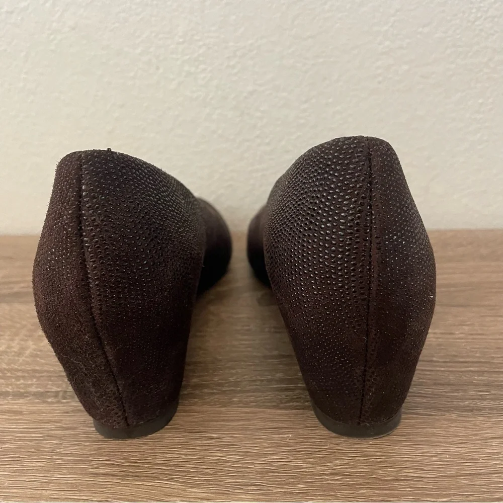 Stuart Weitzman Brown Sojourn Goosebump Wedge Pumps, Size 6.5N - Picture 5 of 9